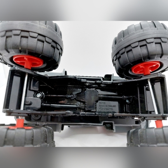 Matchbox On A Mission Police PD Truck 7" Diecast 1:24 Scale Model Crime Defender - Picture 6 of 8